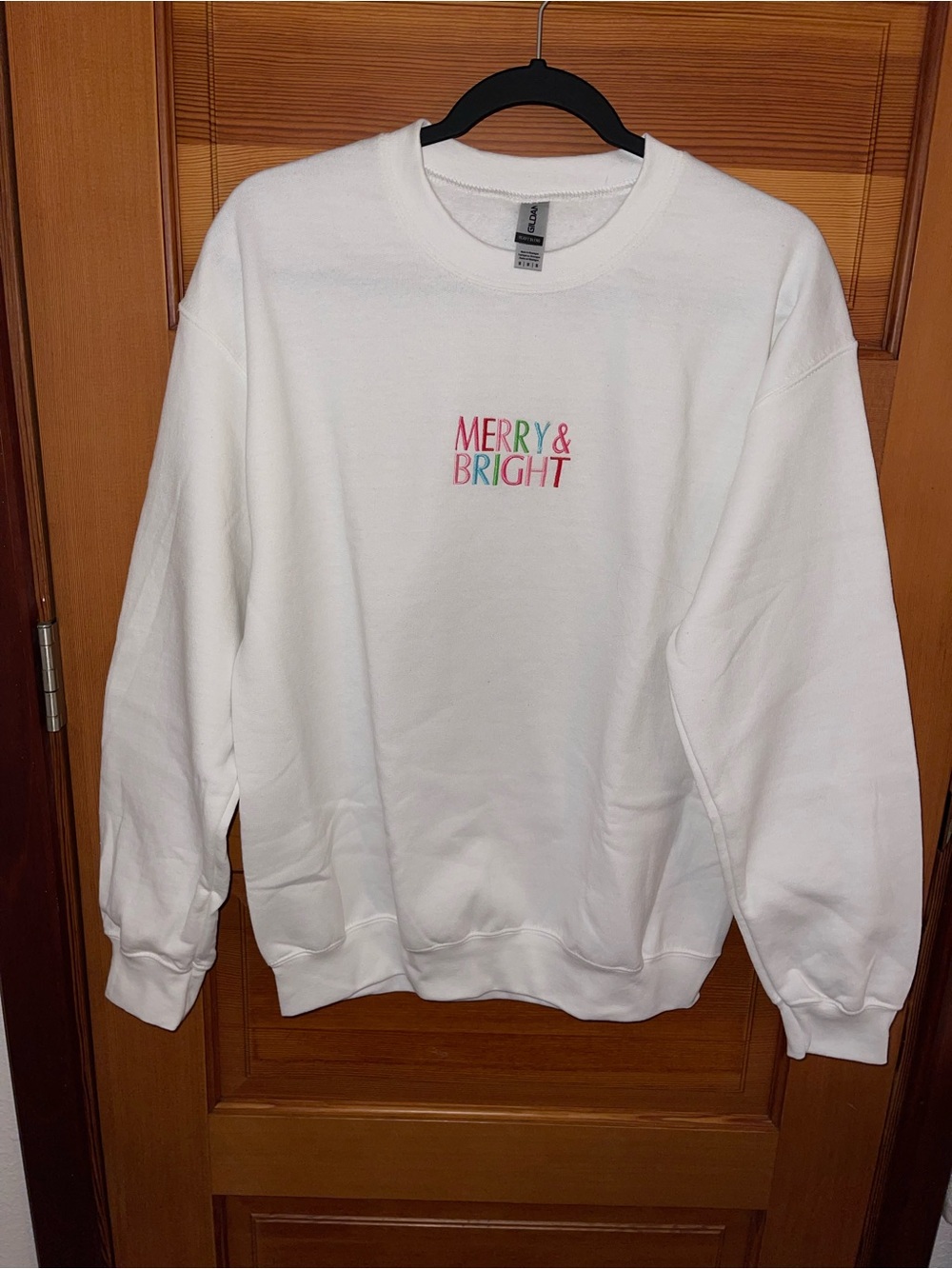 Gildan White Heavy Blend Crewneck Sweatshirt - Merry&Bright - Medium - NWOT